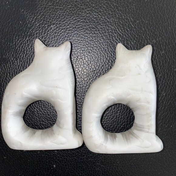 Mary Lake Thompson for Silvestri Porcelain Cat Napkin Rings Holders Set of Two - Picture 5 of 12
